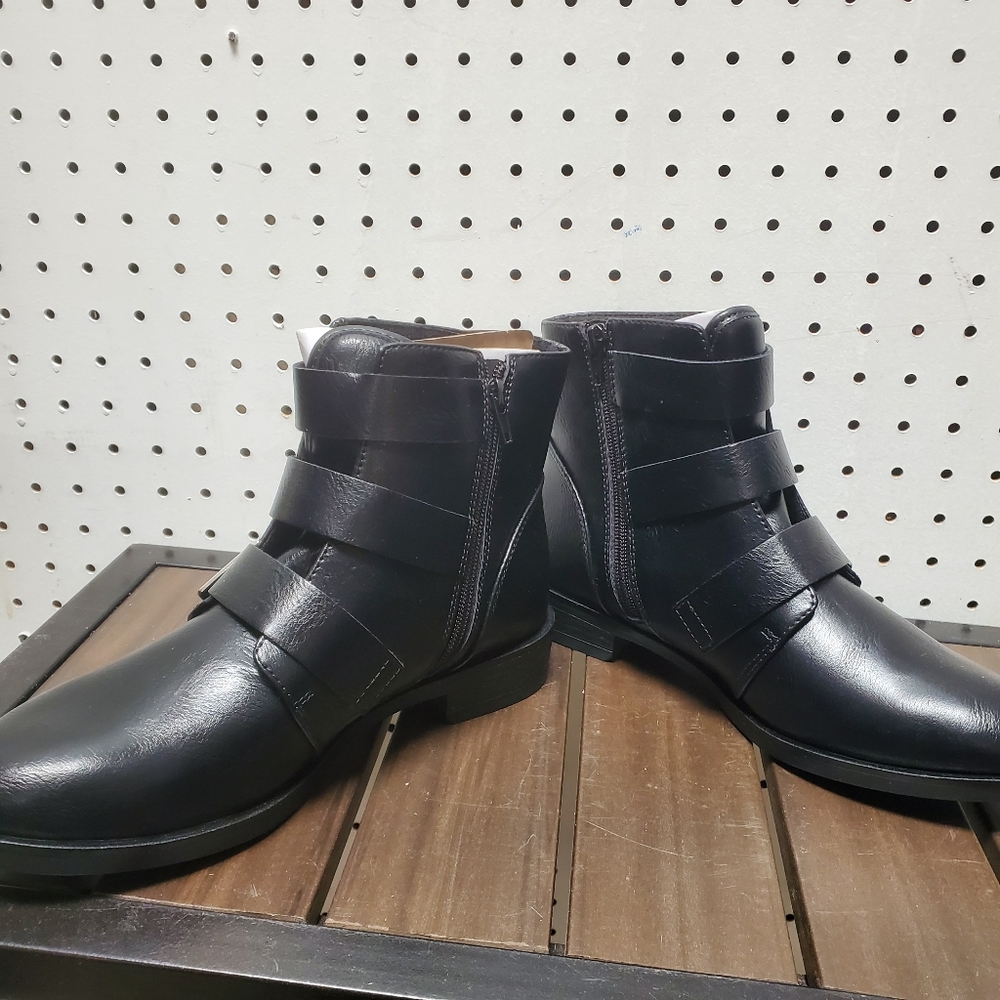 Time & Tru 3 Buckle Bootie Ankle Boot NWT - Picture 6 of 9
